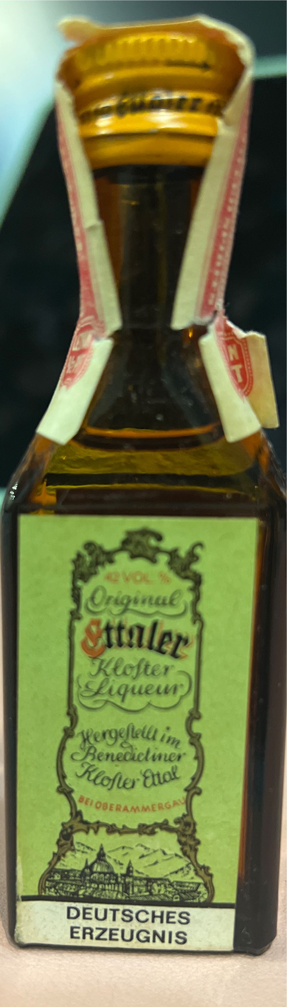 Set Apple With Glass