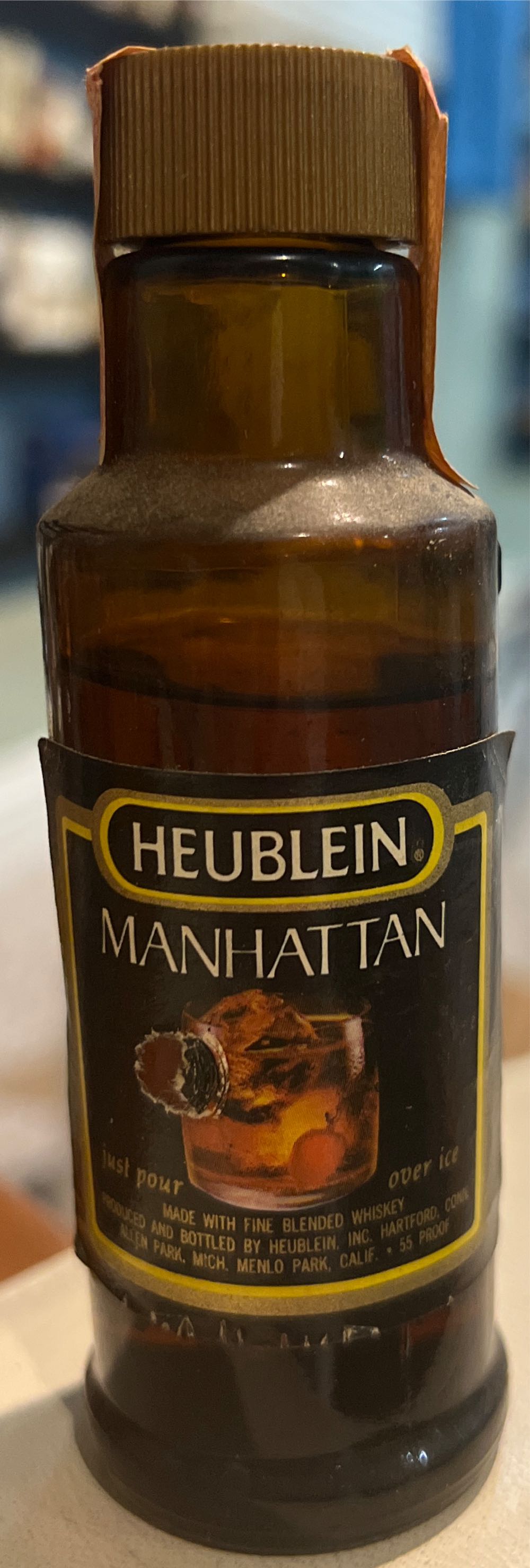 Heublein Manhattan  alcohol collectible - Main Image 2