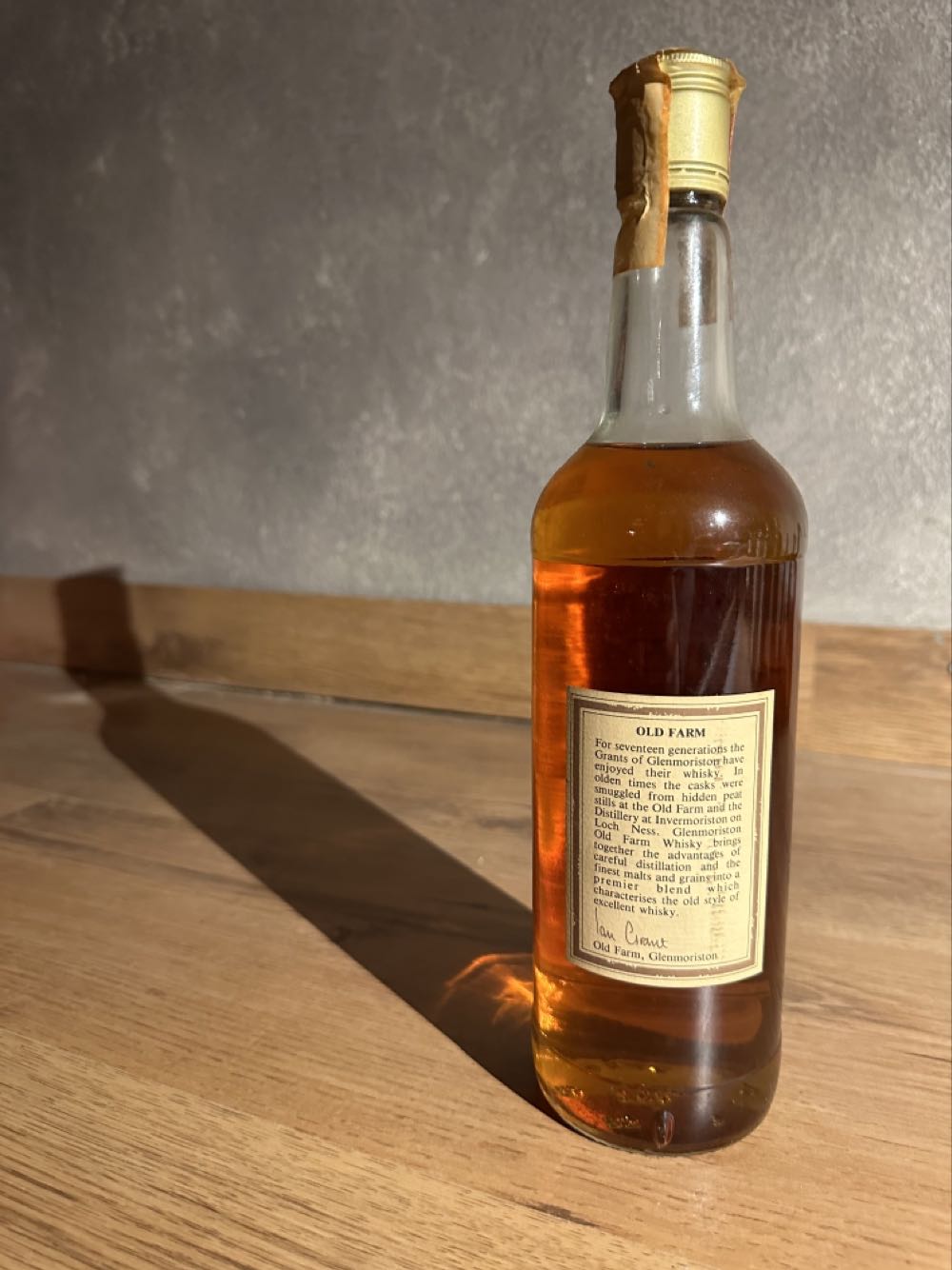 Old Farm - Glenmoriston alcohol collectible - Main Image 2