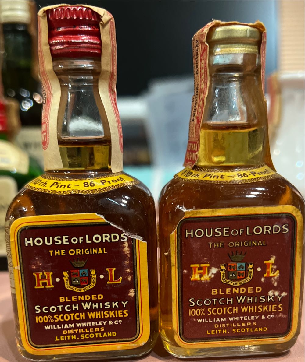 House Of Lords 8yo Imp SIS - William Whiteley Co alcohol collectible - Main Image 2