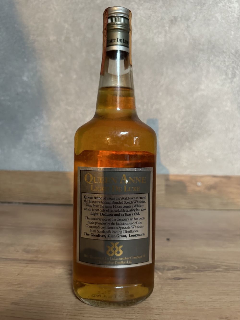 Queen Anne - Hill Thomson & Co. Ltd alcohol collectible - Main Image 2