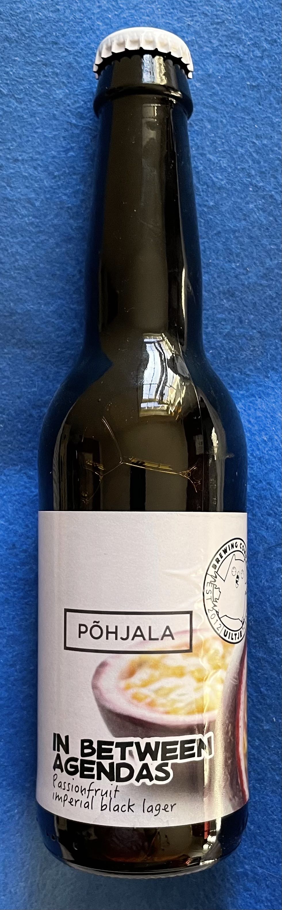 In Between Agendas - Uiltje Brewing Company (330 mL) alcohol collectible [Barcode 8719189124460] - Main Image 3