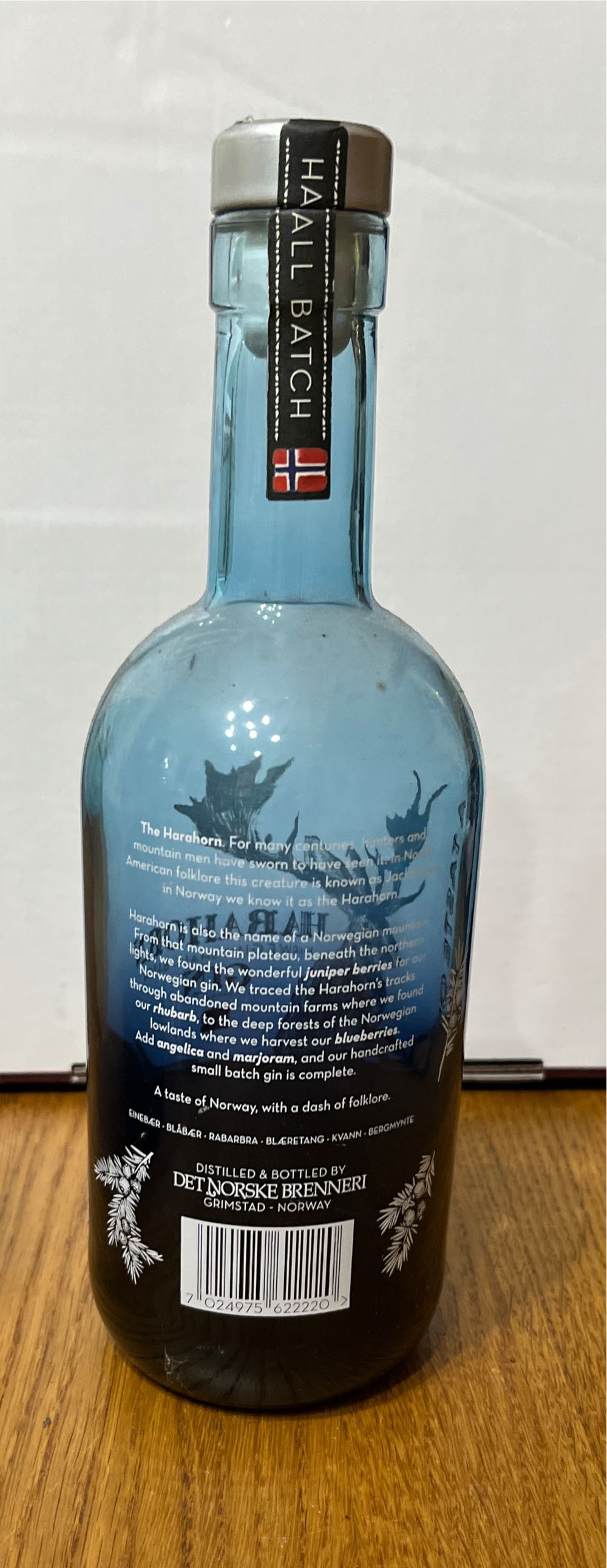 Harahorn Gin Harahorn Small Batch Gin - Det Norske Brenner (500 mL) alcohol collectible [Barcode 7024975622220] - Main Image 2