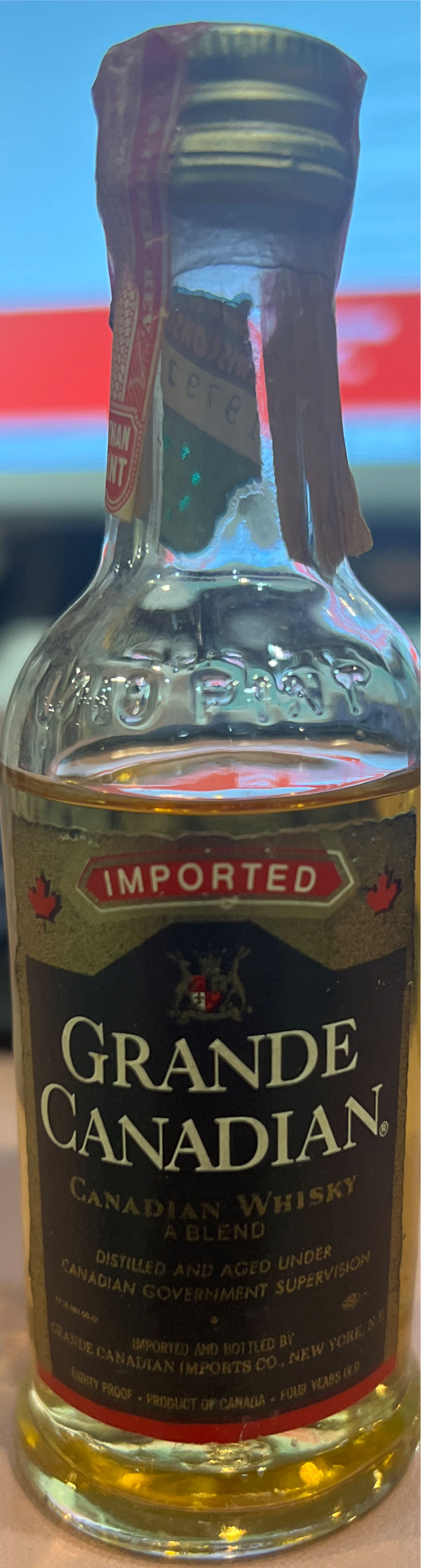 Grande Canadian  alcohol collectible - Main Image 2