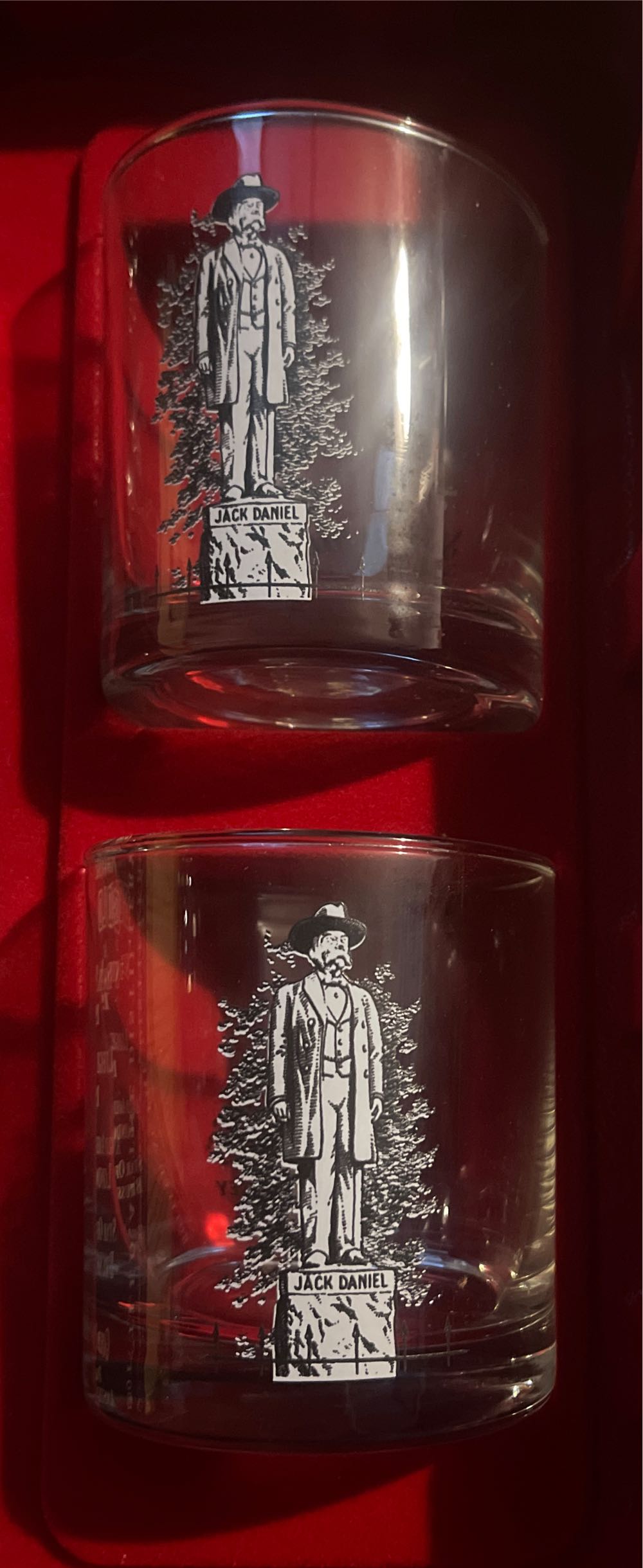 Tin - Black A Man Of Great Vision - Jack Daniel’s (750 mL) alcohol collectible [Barcode 082184090534] - Main Image 4