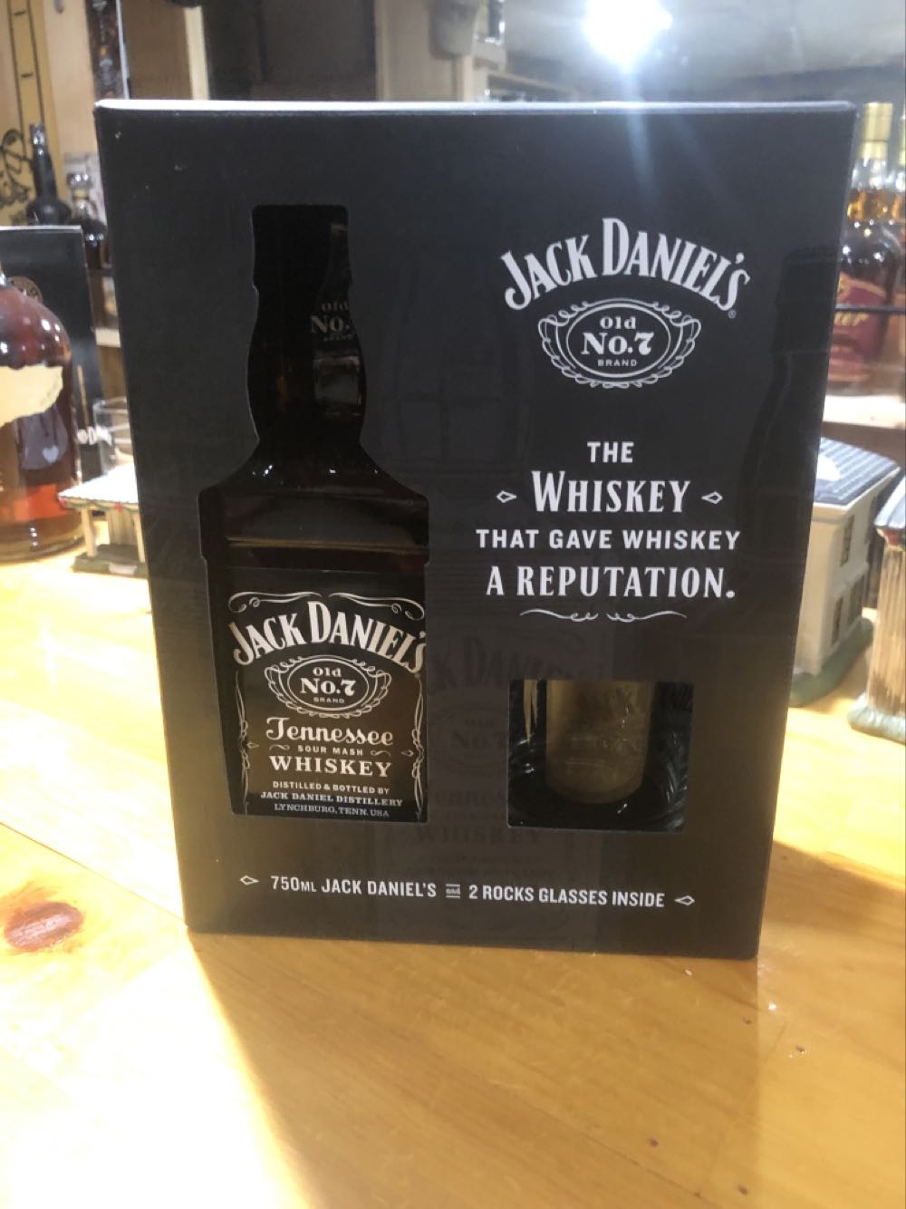 BOX SET : Black Label - Rocks (d)  (750 mL) alcohol collectible - Main Image 1