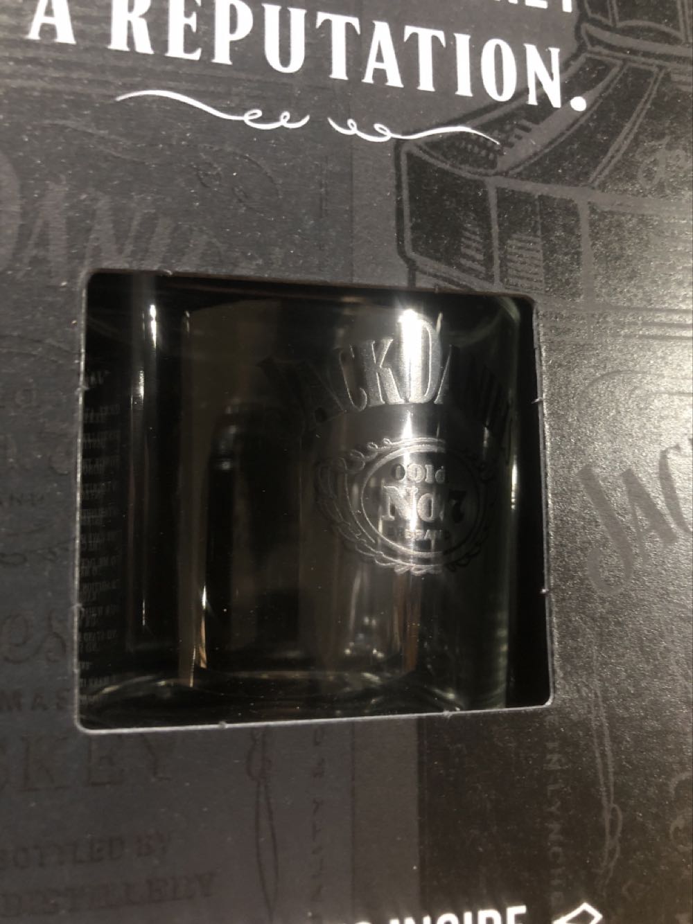 BOX SET : Black Label - Rocks (d)  (750 mL) alcohol collectible - Main Image 3