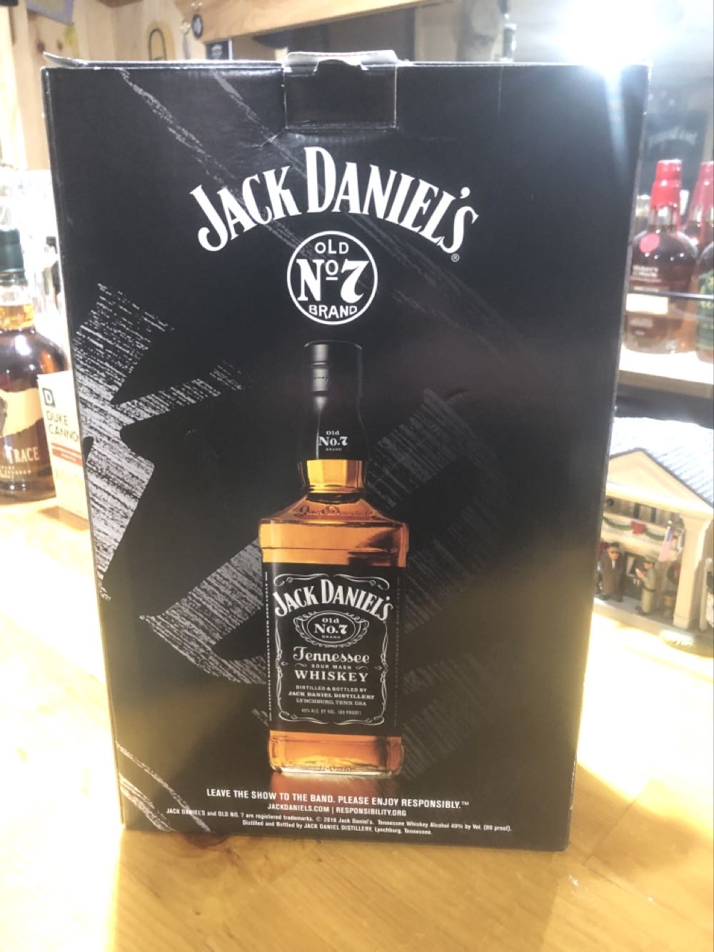 BOX SET : Black Label 1.75 (a)  (1.75 L) alcohol collectible - Main Image 2