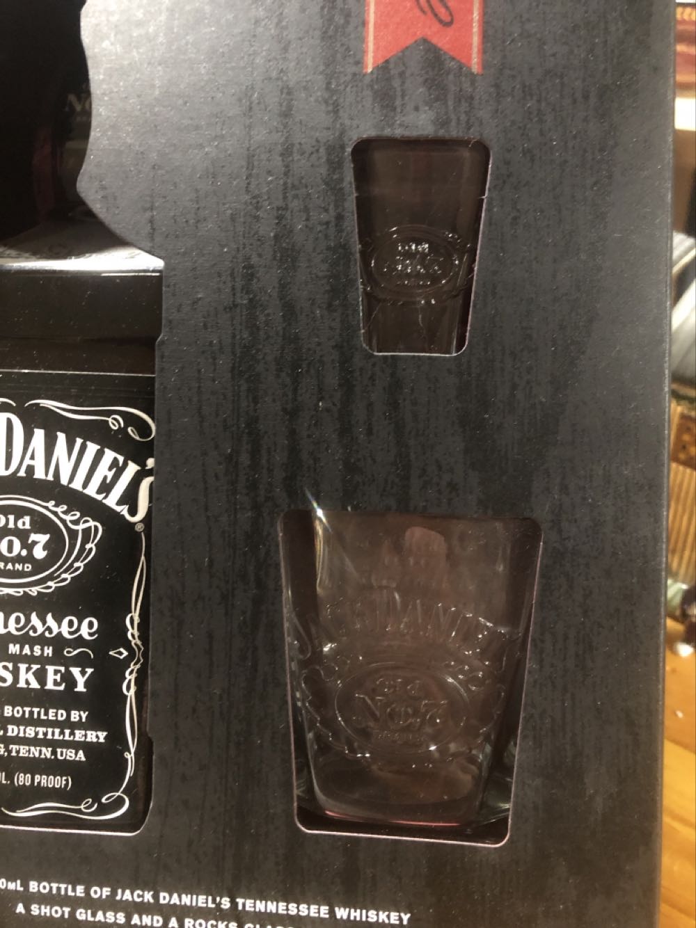 BOX SET : Black Label Glasses (c)  (750 mL) alcohol collectible - Main Image 3