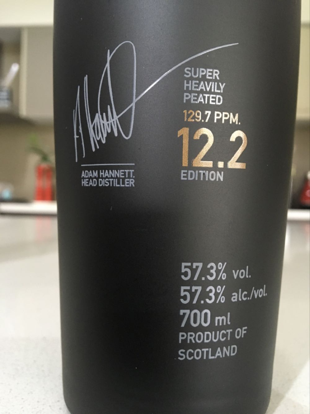 Bruichladdich Octomore 12.2 573% L.e. - Bruichladdich Distillery (700 mL) alcohol collectible [Barcode 5055807414807] - Main Image 3