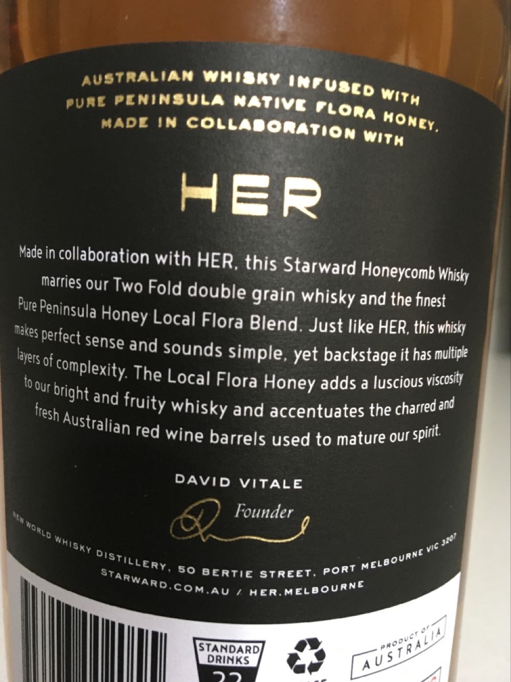 Starward Honeycomb - Starward (700 mL) alcohol collectible [Barcode 9346943002055] - Main Image 3