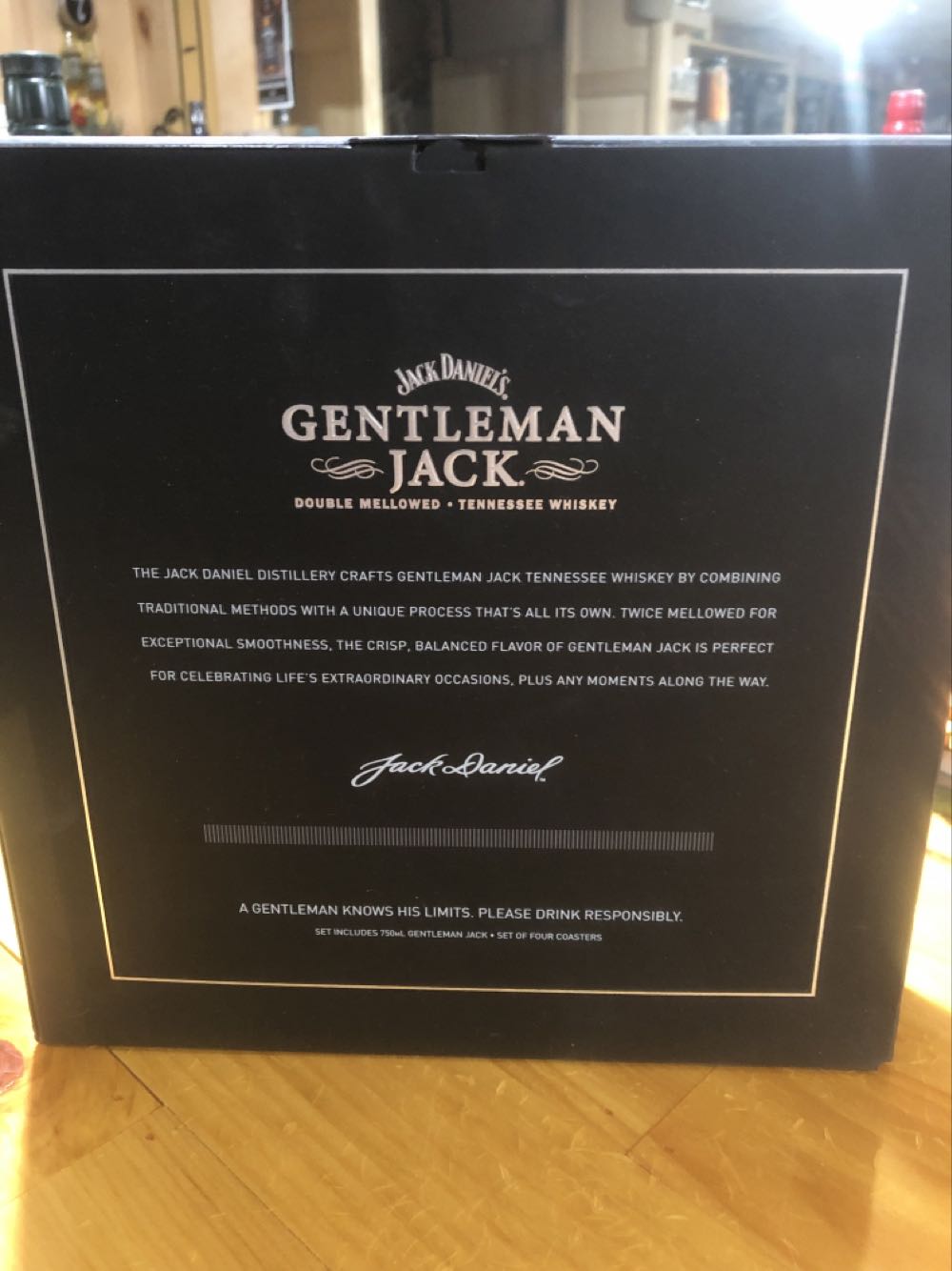 BOX SET : Gentleman Recipes  (750 mL) alcohol collectible - Main Image 2