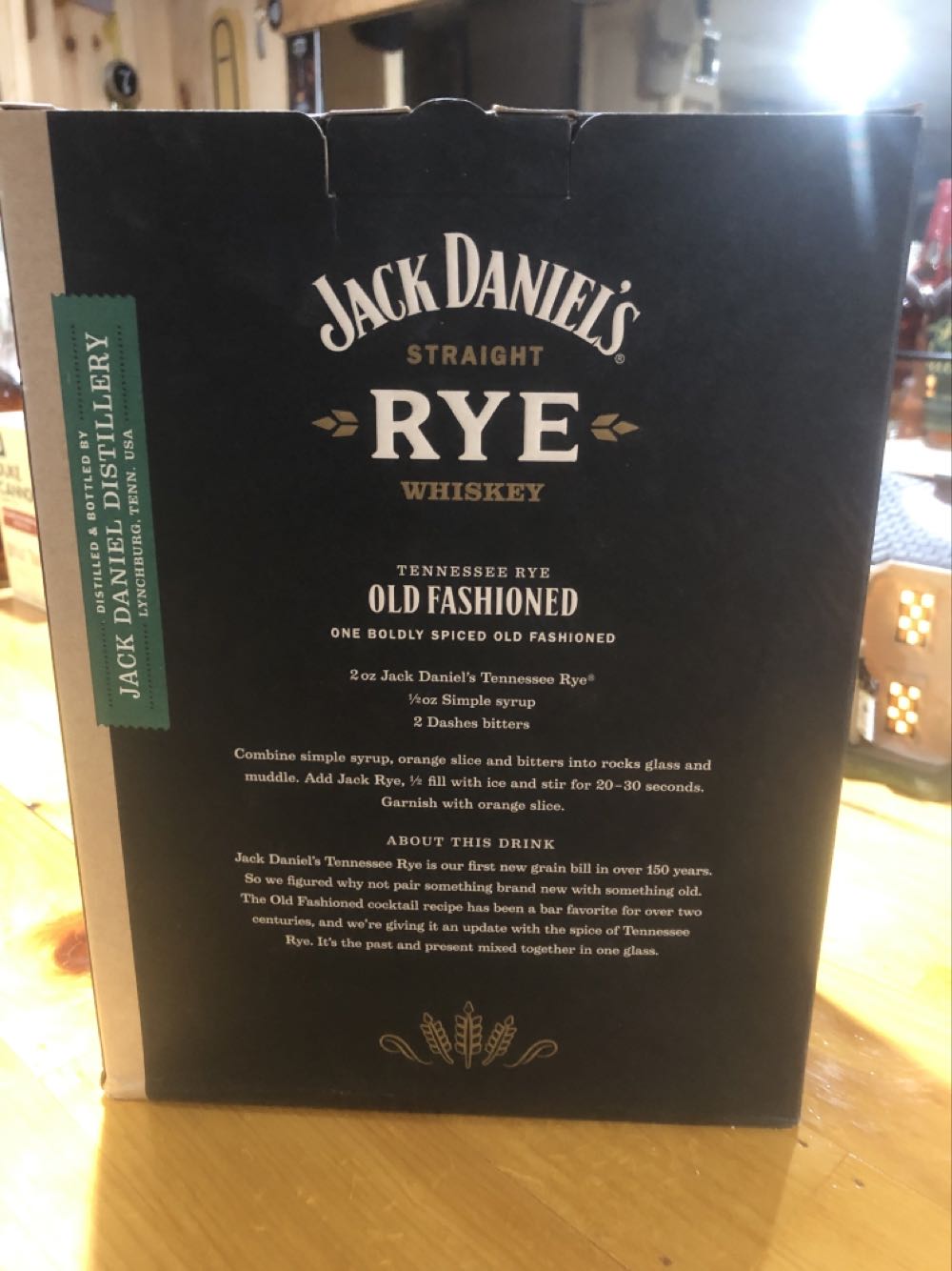 BOX SET : Rye - Rocks (b)  (750 mL) alcohol collectible - Main Image 2