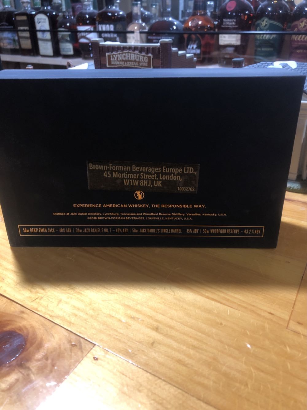 BOX SET MINI’S : Family (d) UK  (50 mL) alcohol collectible - Main Image 2