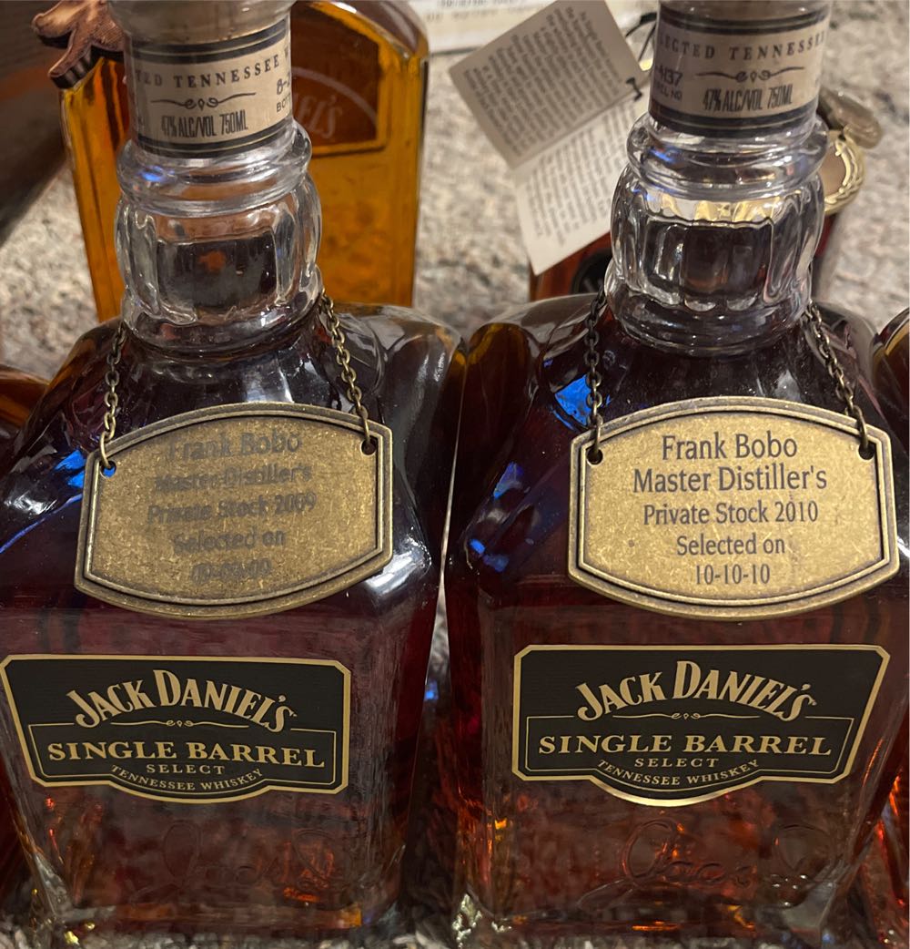 Frank Bobo Private Stock Set - Jack Daniel‘s Distillery (750 mL) alcohol collectible - Main Image 3