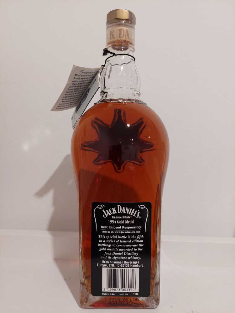 Gold Medal 1954  (1000 mL) alcohol collectible - Main Image 2