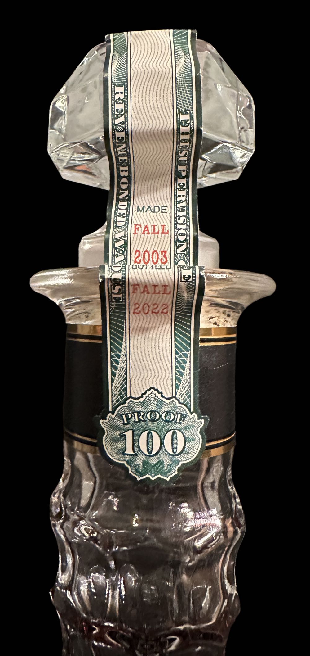 Old Fitzgerald 19 Yr - Old Fitzgerald Distillery (750 mL) alcohol collectible [Barcode 096749004249] - Main Image 3