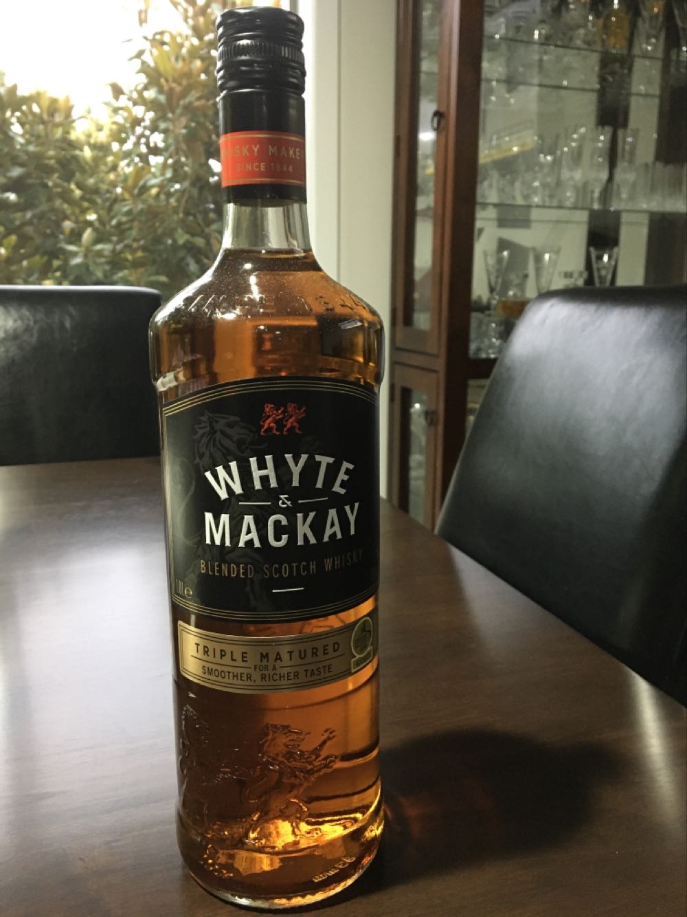 Whyte & Mackay - Whyte & Mackay Limited (1 L) alcohol collectible [Barcode 5010196065047] - Main Image 2