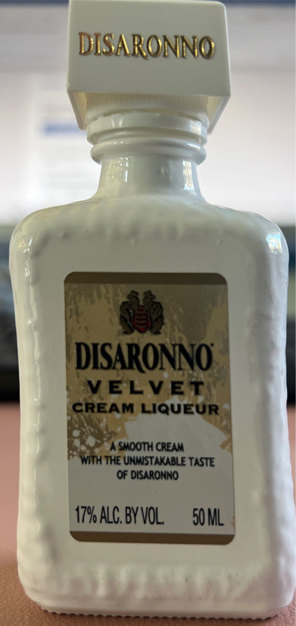 Disaronno Velvet Cream Liqueur 750ml - Disaronno (750 mL) alcohol collectible [Barcode 050037597752] - Main Image 2