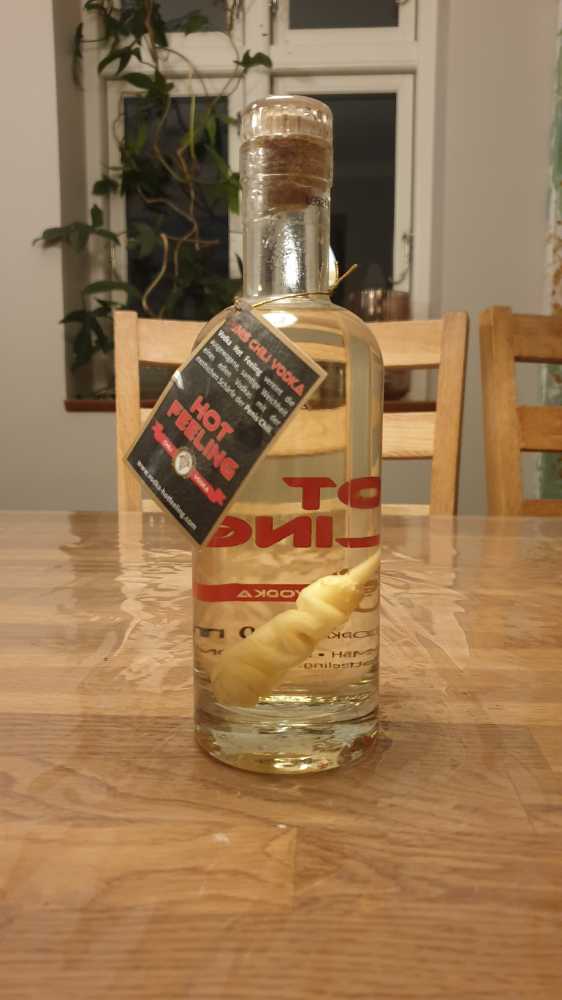 Hot Feeling Chili Vodka 500ml 40% Germany - Vodka Hot Feeling GMbH (500 mL) alcohol collectible [Barcode 040232802416] - Main Image 2