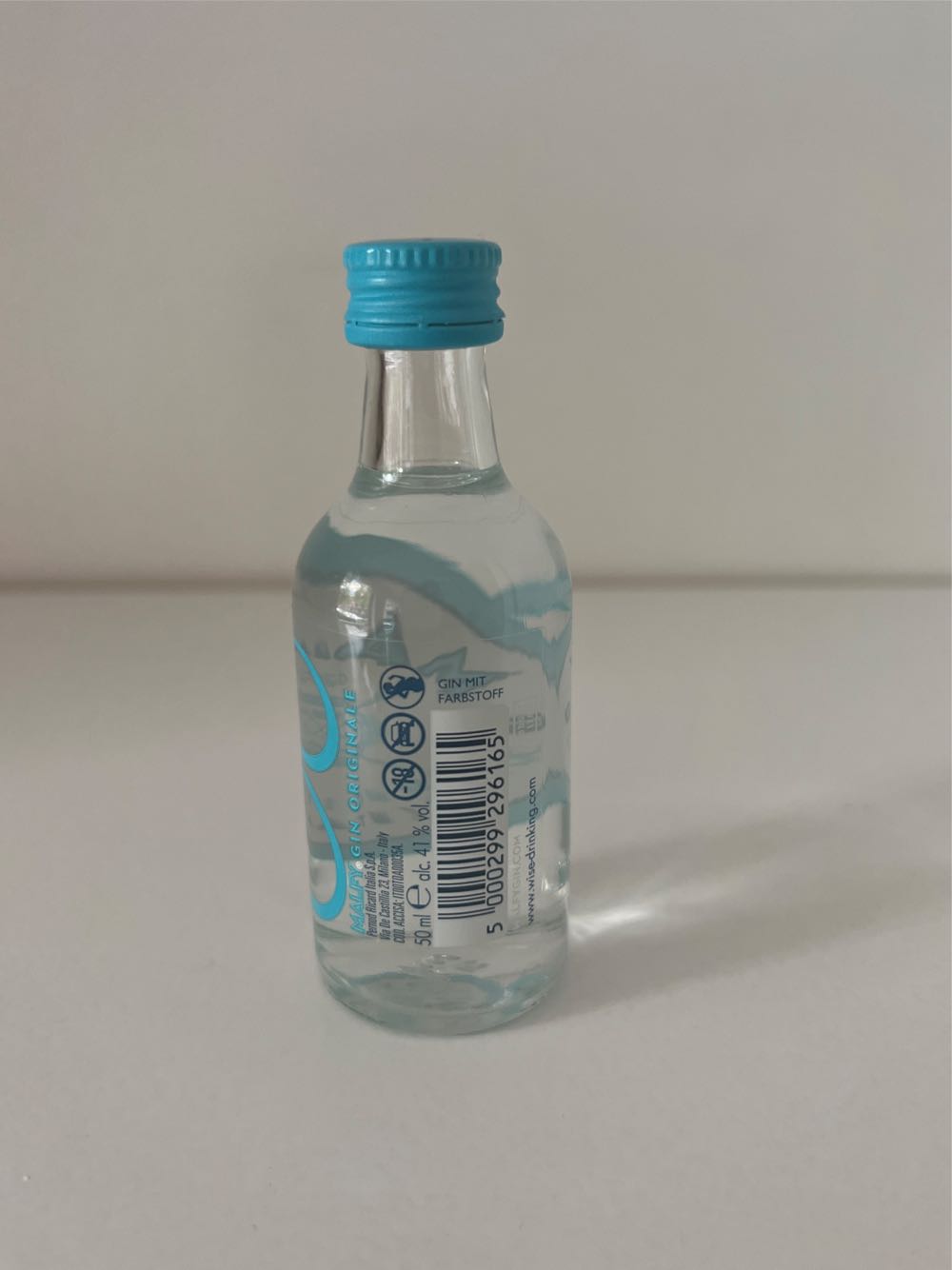Malfy Originale Gin - Pernod Ricard Italia S.p.A. (50 mL) alcohol collectible [Barcode 5000299296165] - Main Image 2