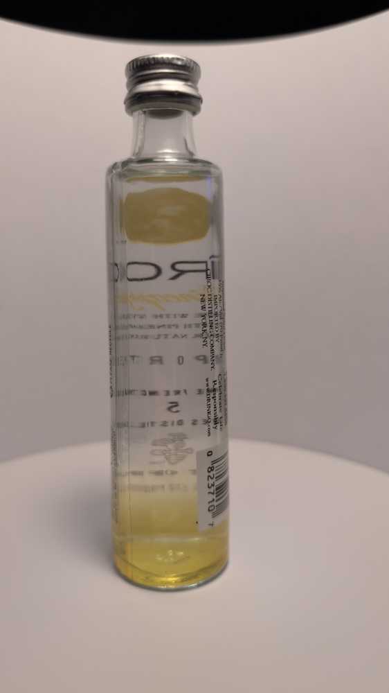 Ciroc Pineapple - Ciroc Distilling Company (50 mL) alcohol collectible [Barcode 082000003717] - Main Image 3