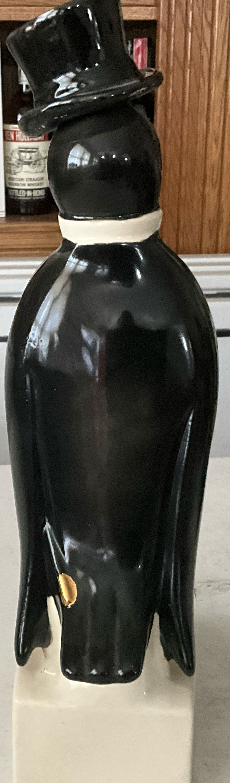 Old Crow Bourbon Whiskey Penguin In Tux Decanter - Empty - Old Crow Distillery Co. (750 mL) alcohol collectible [Barcode 080686507406] - Main Image 4