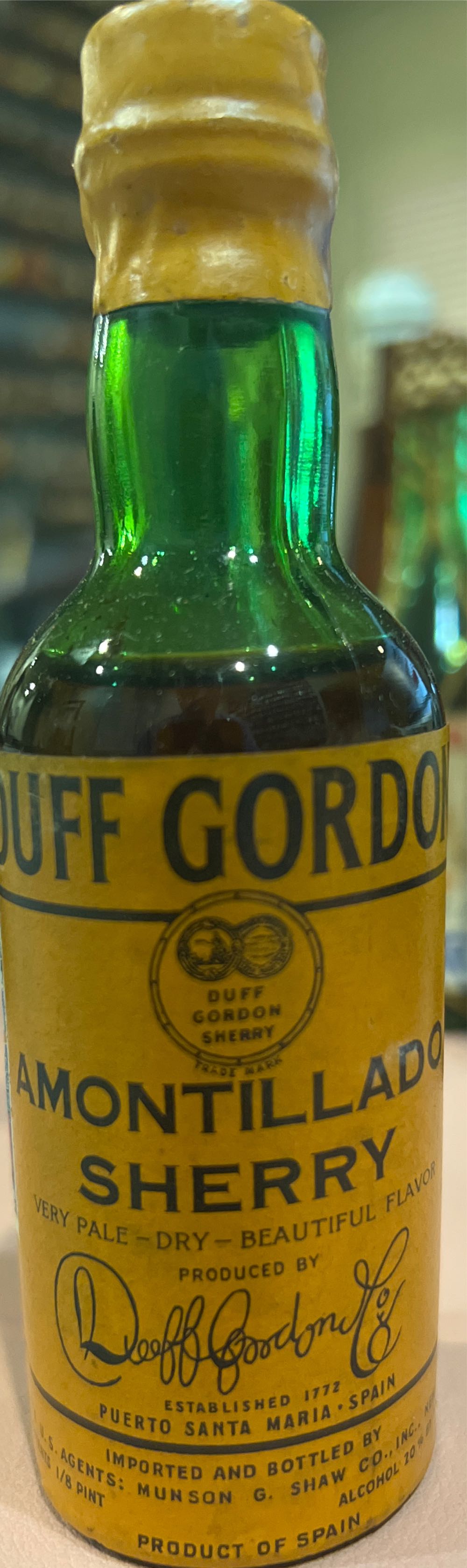 Duff Gordon Pinta  alcohol collectible - Main Image 3