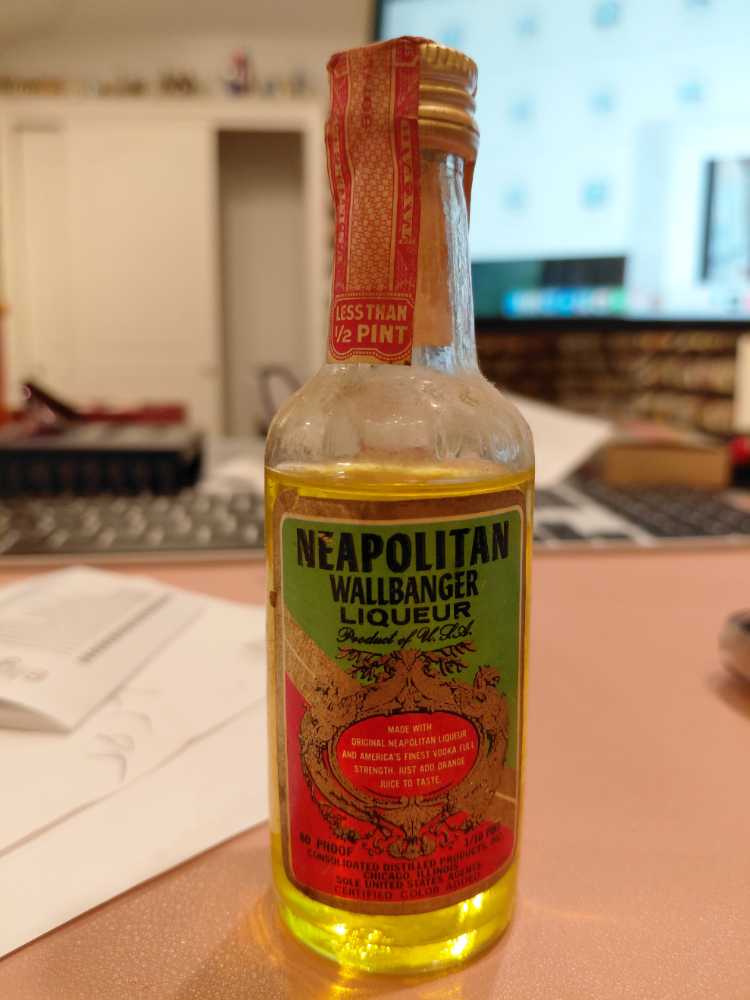 Neapolitan Liqeur  alcohol collectible - Main Image 2