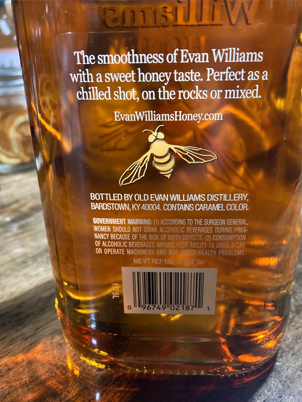 Evan Williams Honey Reserve - Old Evan Williams Distillery, Bardstown, KY (1.75 L) alcohol collectible [Barcode 096749021871] - Main Image 2