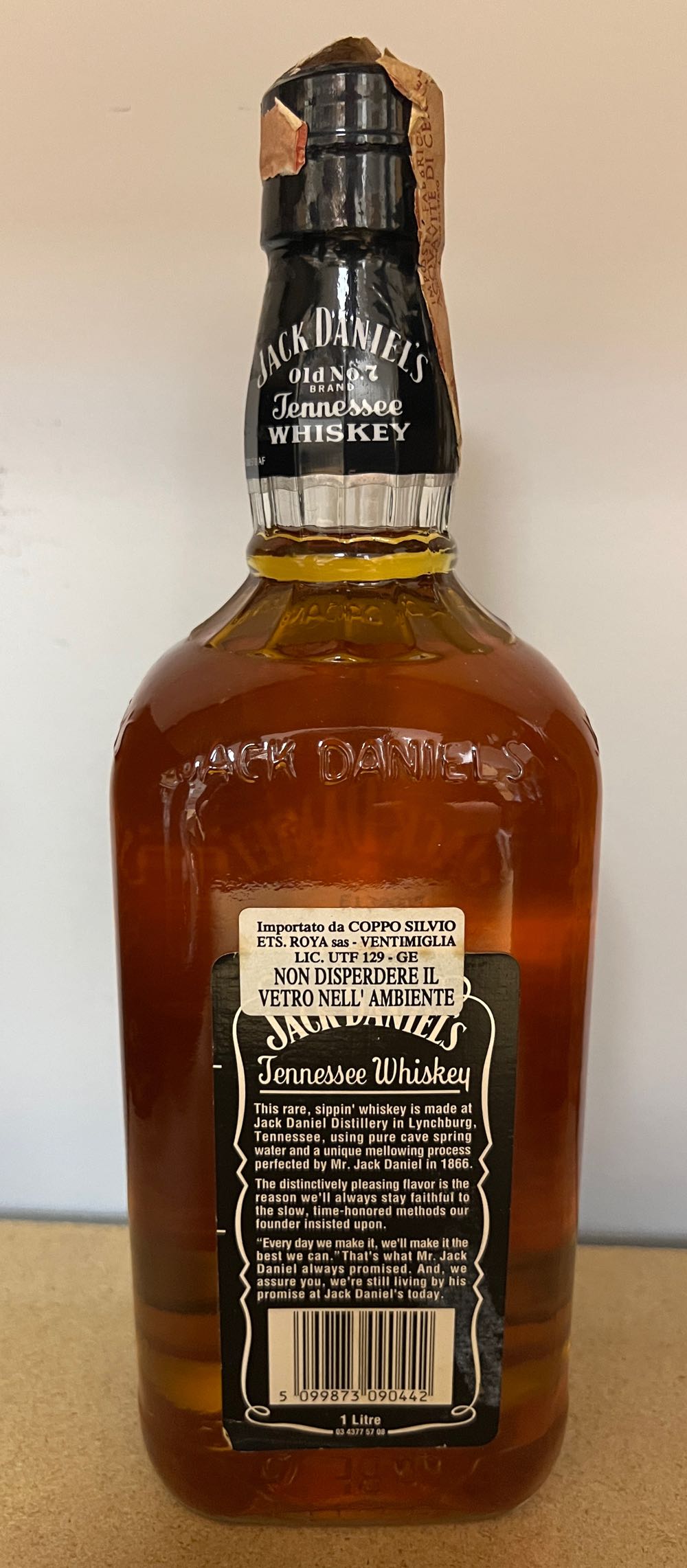 0 Black Label 199?_1L - Jack Daniel’s Distillery, Lynchburg, TN (1 L) alcohol collectible - Main Image 3