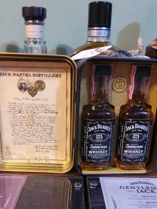 Mini Jack Daniels 50 ml Tin  - Jack Daniel Distillery (50 mL) alcohol collectible - Main Image 2