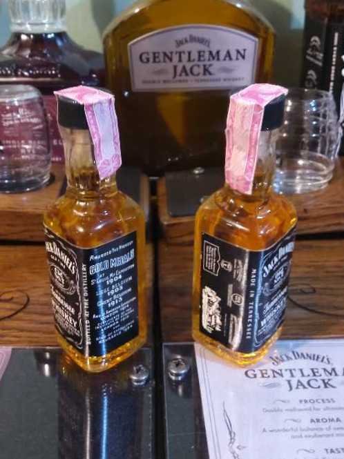 Mini Jack Daniels 50 ml Tin  - Jack Daniel Distillery (50 mL) alcohol collectible - Main Image 4