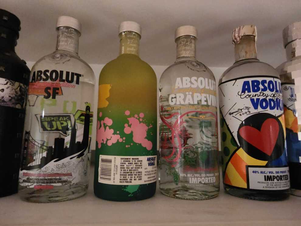 Absolut En Caracas  alcohol collectible - Main Image 2