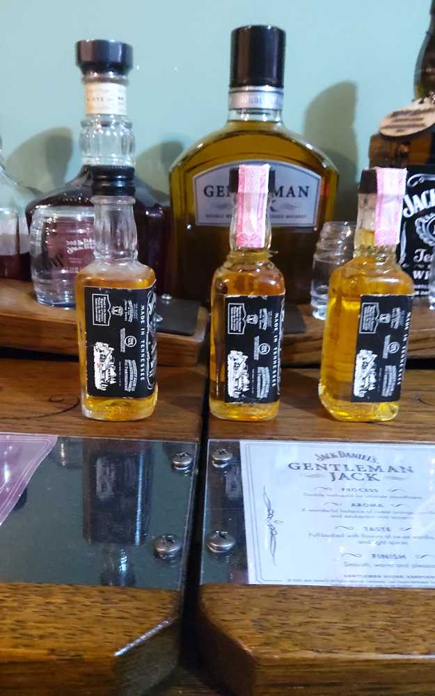 Mini Jack Daniels 50 ml Lot of 3  - Jack Daniel Distillery (50 mL) alcohol collectible - Main Image 2