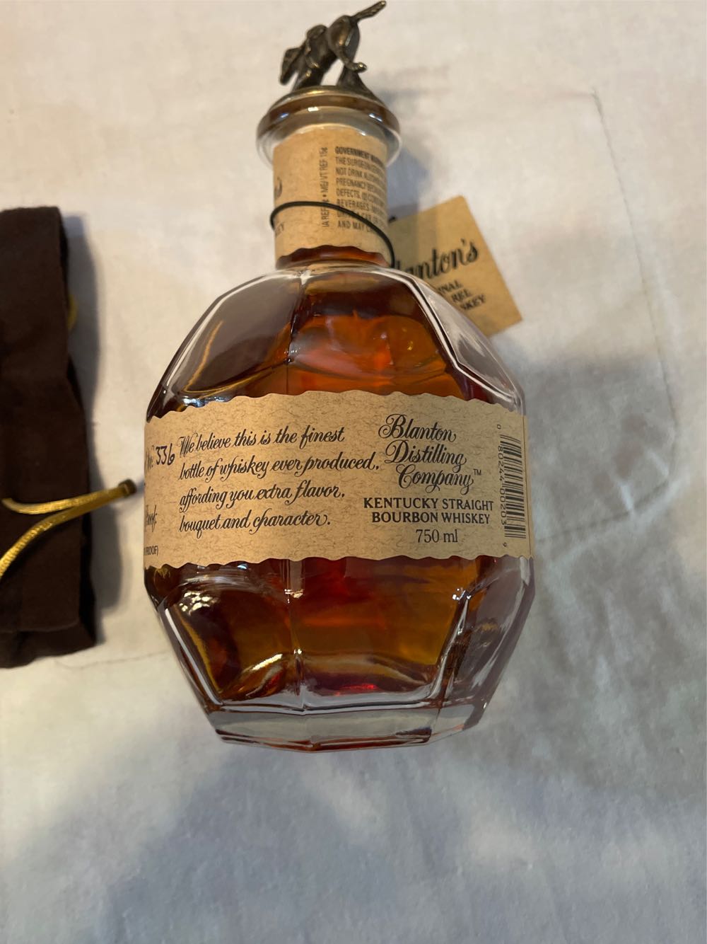 Blanton’s Original Single Barrel Bourbon Whiskey - Blanton Distilling Company (750 mL) alcohol collectible [Barcode 080244002039] - Main Image 3