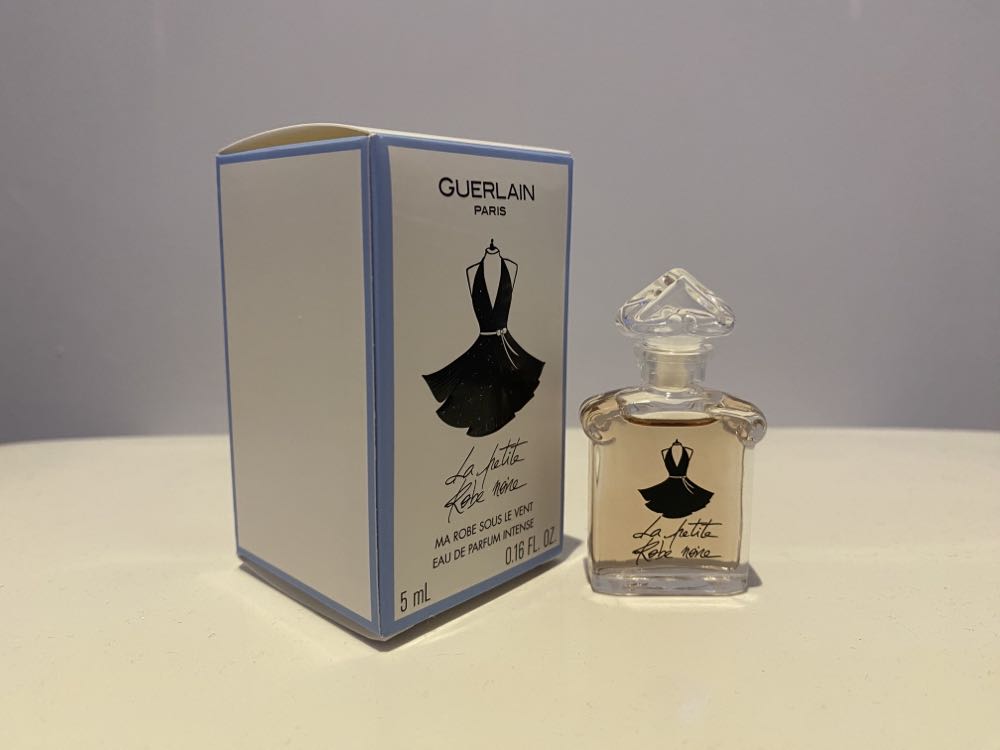 La Petite Robe Noire - Ma Robe Sous Le Vent - Guerlain (5 mL) alcohol collectible [Barcode 3346476512102] - Main Image 2