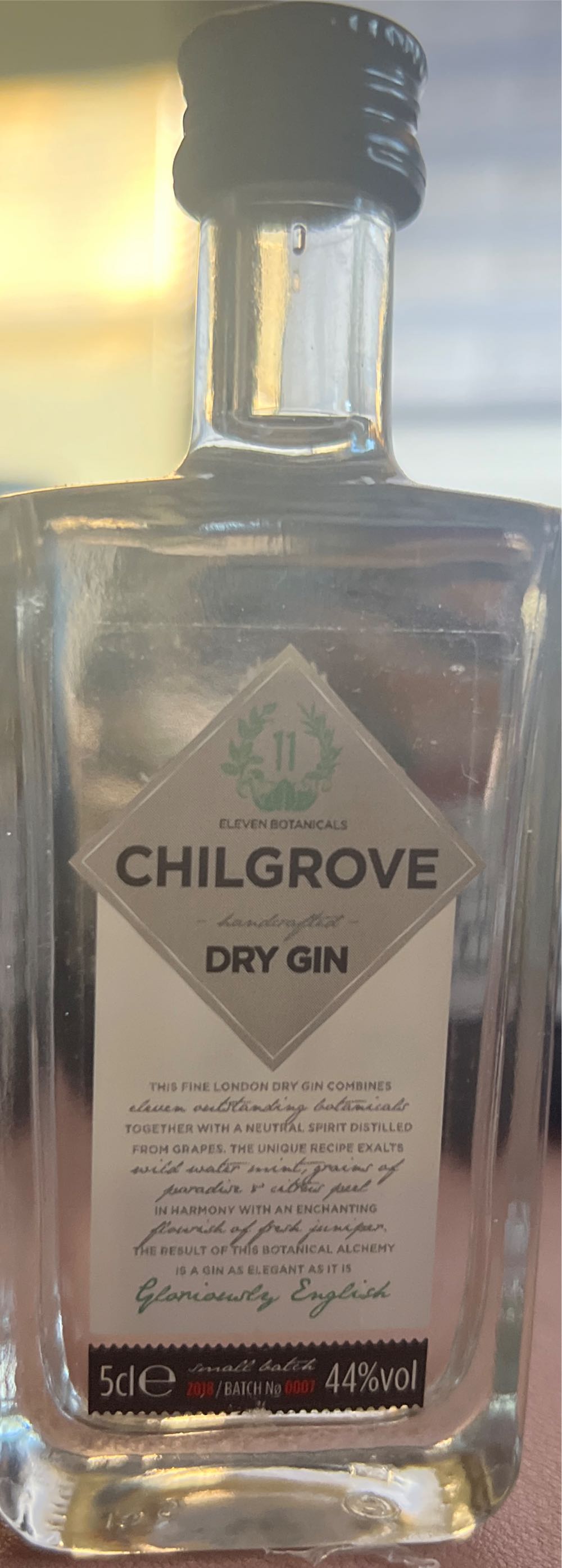 Chilgrove Signature Dry Gin  (50 mL) alcohol collectible [Barcode 5060383350944] - Main Image 2