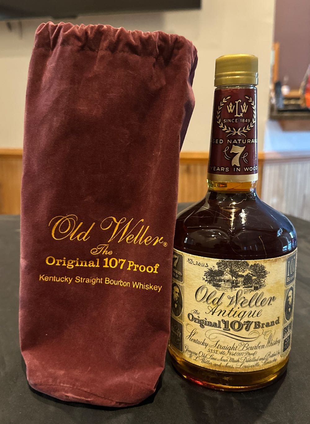 Old Weller Antique 107 Gold Vein - W L Weller And Sons (750 mL) alcohol collectible [Barcode 088076242302] - Main Image 3