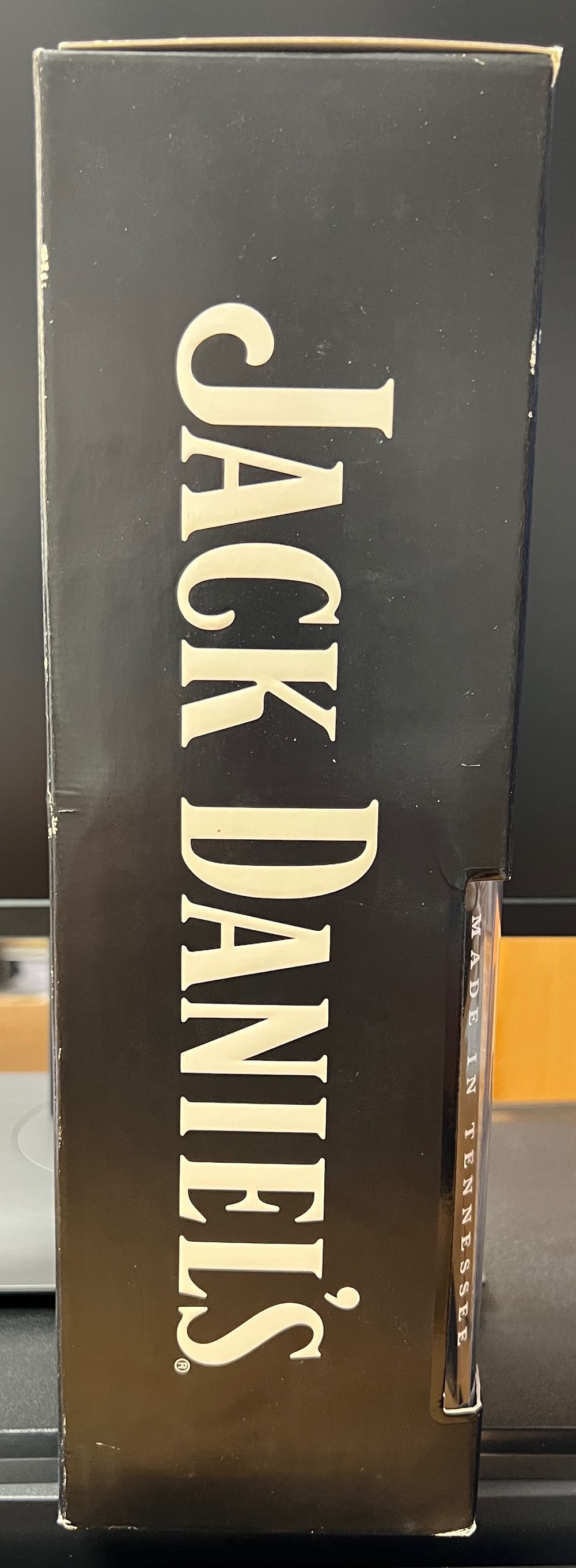 Set Black Label 1.75 With Flask - Jack Daniel’s Distillery, Lynchburg, TN (1.750 L) alcohol collectible - Main Image 4