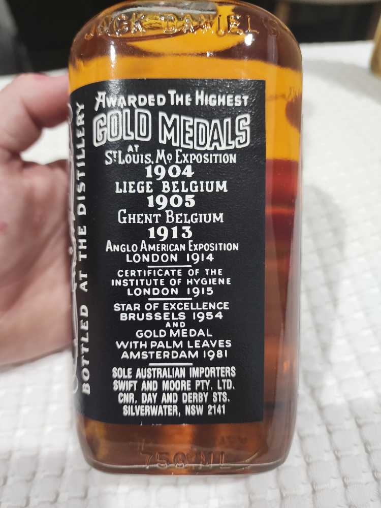 1991 BL Gift Set - Jack Daniel’s Distillery, Lynchburg, TN (750 mL) alcohol collectible [Barcode 082184090466] - Main Image 3