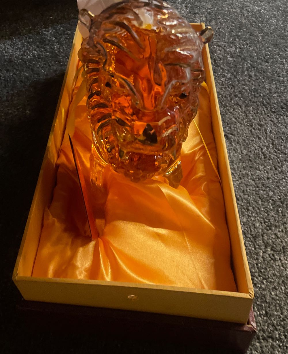 Lion Bourbon  (750 mL) alcohol collectible [Barcode 649152468421] - Main Image 2