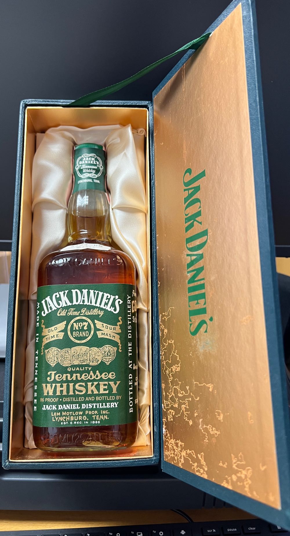 Silent Pool Coronation Gin