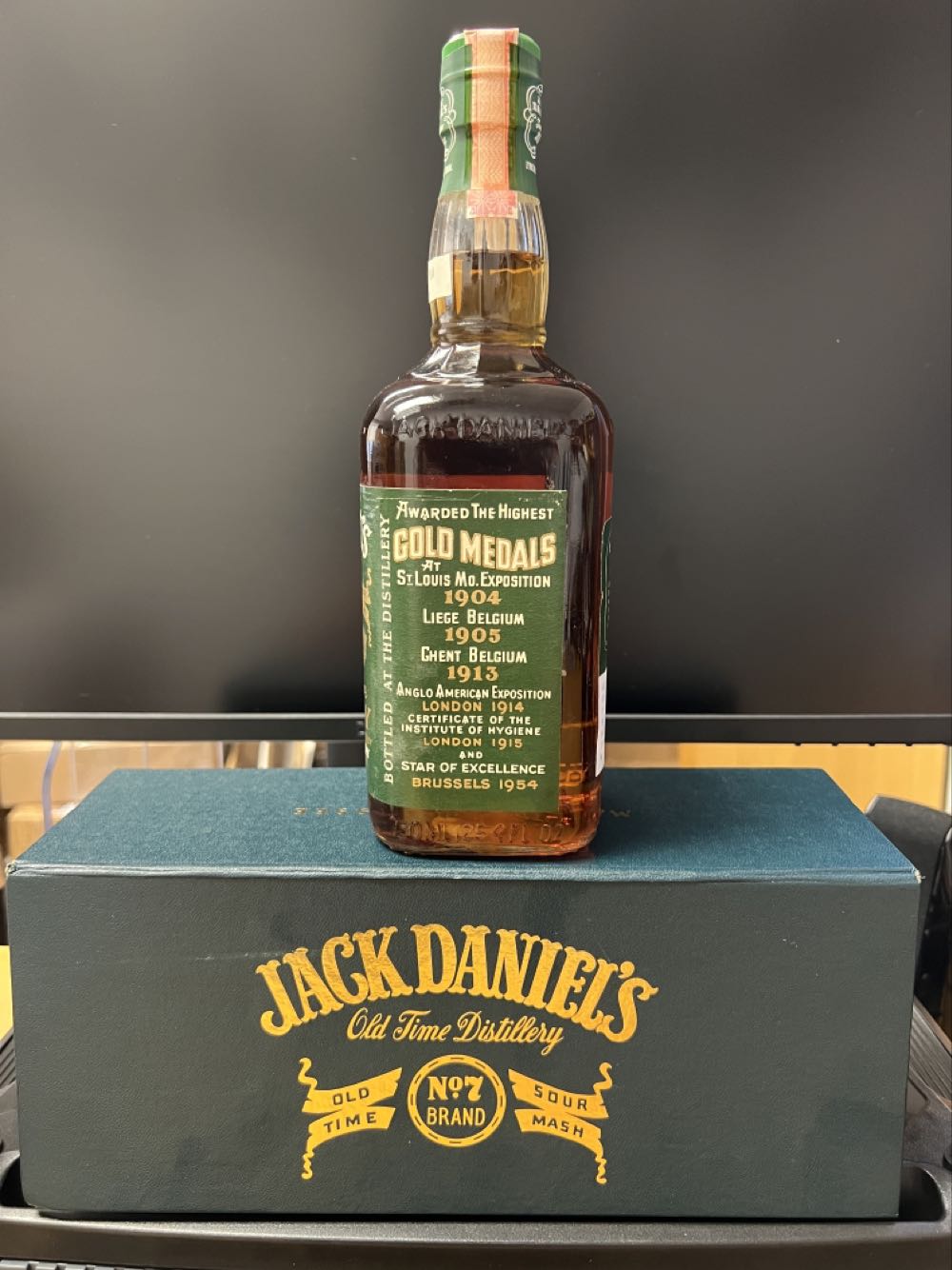 Green Coffin 1981 Asia - Jack Daniel’s Distillery, Lynchburg, TN (750 mL) alcohol collectible - Main Image 3