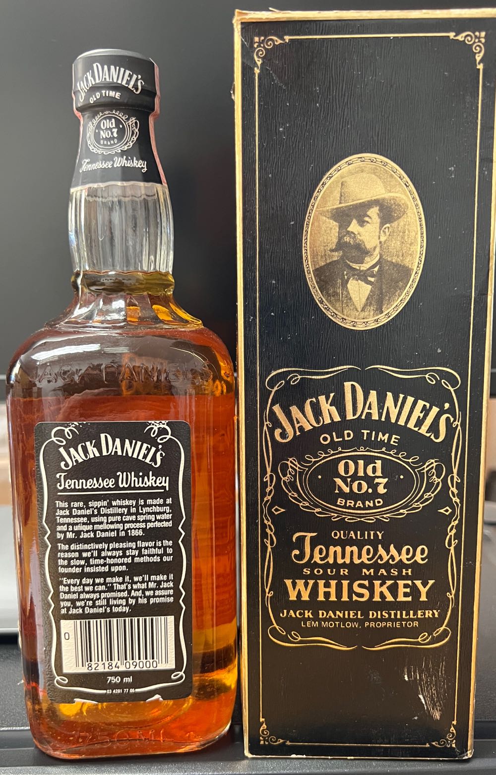 Black Label 1989 With Box Japan - Jack Daniel’s Distillery, Lynchburg, TN (750 mL) alcohol collectible [Barcode 082184090008] - Main Image 3