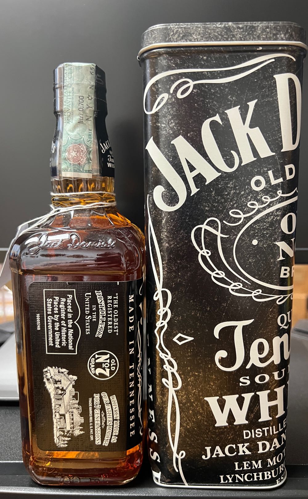 Tin Single Black Label 2005 - Jack Daniel’s Distillery, Lynchburg, TN (700 mL) alcohol collectible - Main Image 2
