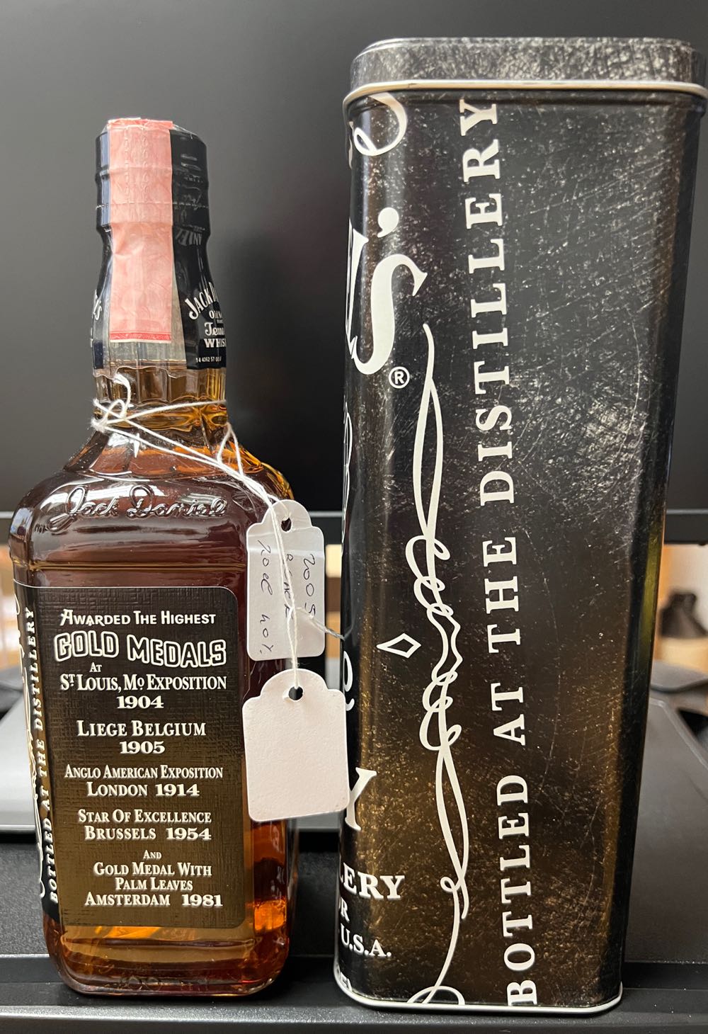 Tin Single Black Label 2005 - Jack Daniel’s Distillery, Lynchburg, TN (700 mL) alcohol collectible - Main Image 4