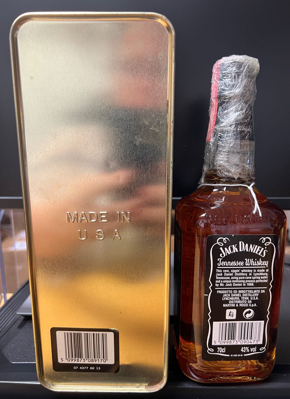 Tin Single Black Label 2001 - Jack Daniel’s Distillery, Lynchburg, TN (700 mL) alcohol collectible - Main Image 3