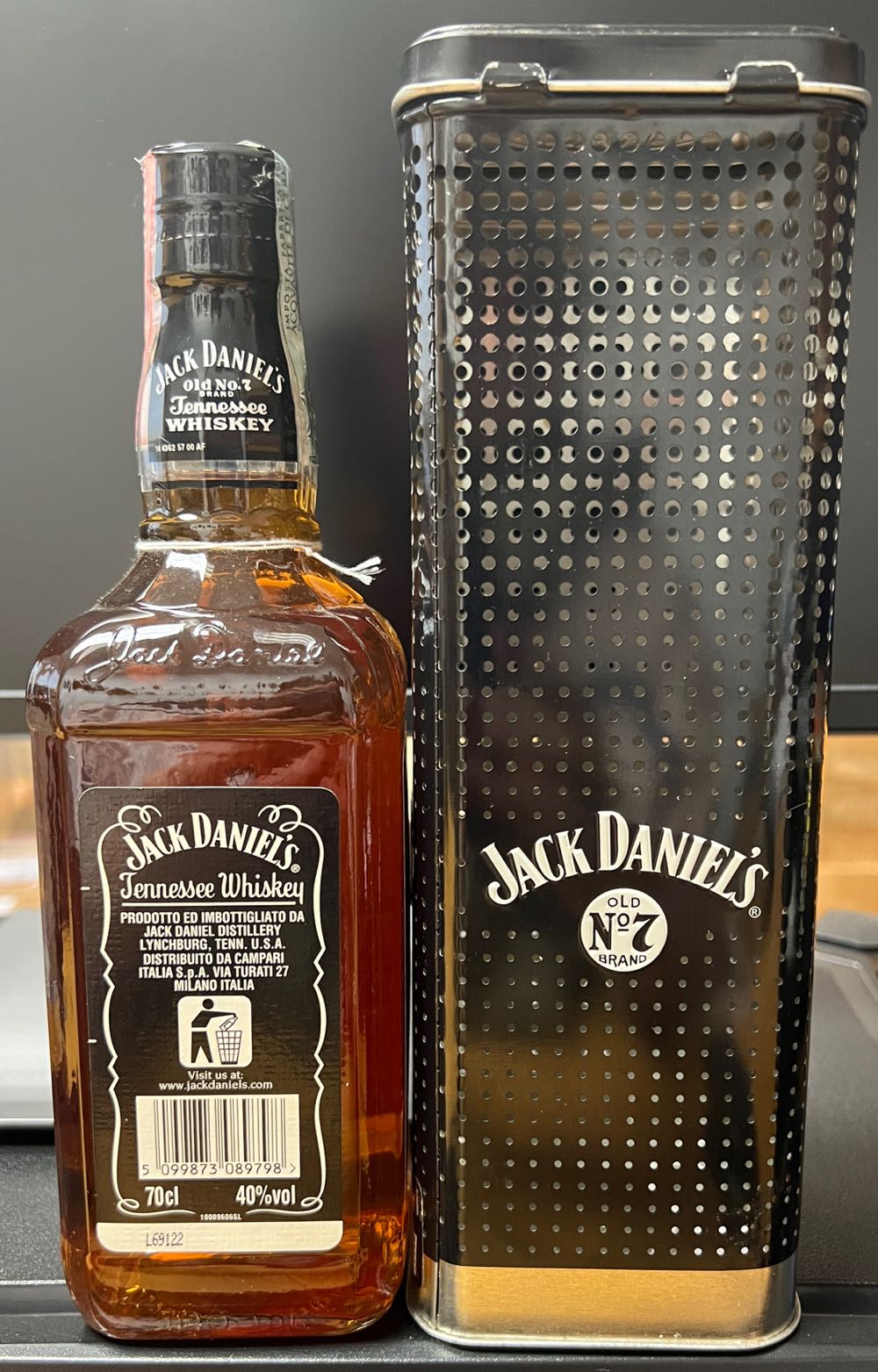 Tin Single Black Label 2006 - Jack Daniel’s Distillery, Lynchburg, TN (700 mL) alcohol collectible - Main Image 3