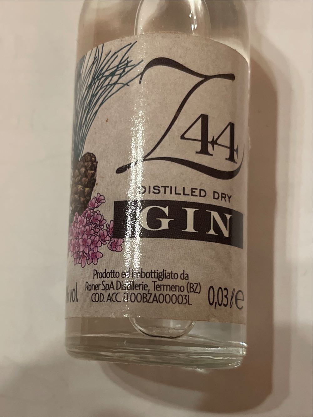 Z44 Gin - Roner SpA (30 mL) alcohol collectible - Main Image 2